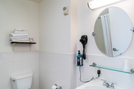 The Herbert Hotel - Guest Bathroom